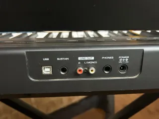 Piano Alesis Recital 88 teclas + Accesorios