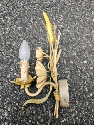 Lampada da muro antica in ferro battuto