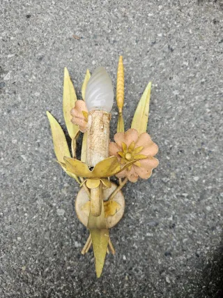 Lampada da muro antica in ferro battuto