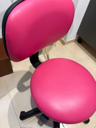Silla de escritorio rosa y negra
