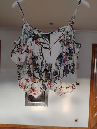 Camiseta floral tirantes