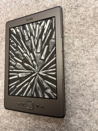 Kindle D01100 Grigio con Luce