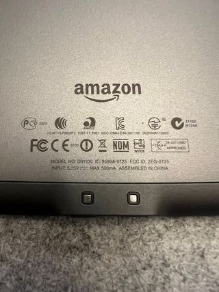 Kindle D01100 Grigio con Luce