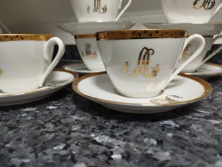 6 Tazas Consomé Borde Dorado Letras AL entrelazada