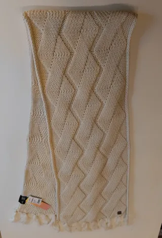 Bufanda O'Neill Beige Tejida con Flecos a estrenar