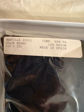 Mantilla de encaje negra