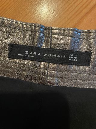 Falda Zara Piel Plateada Talla XS