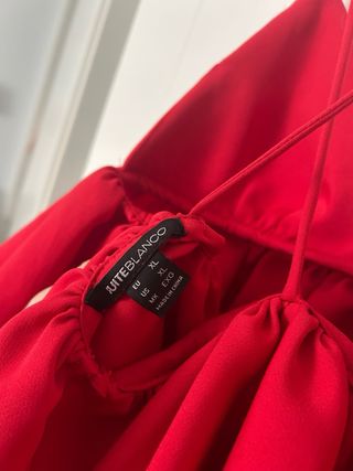 Top rojo con volantes