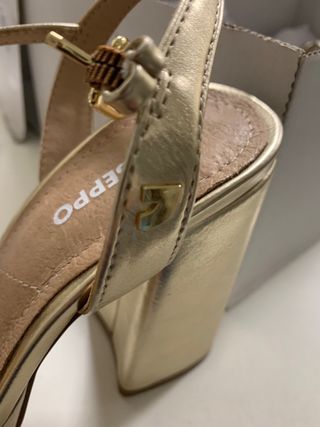 Sandalias doradas mujer tacón plataforma