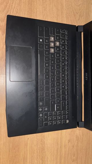 Portátil MSI Bravo 15 da riparare