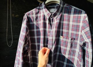 Camisa Lacoste a cuadros azul y roja. Impecable!!