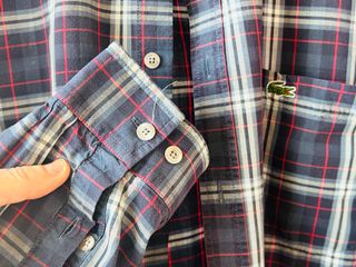 Camisa Lacoste a cuadros azul y roja. Impecable!!