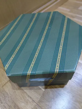 Sombrero de fiesta beige y negro