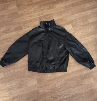 Chaqueta Bershka Negra