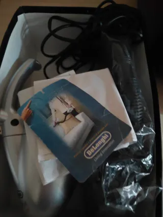 Mini aspirapolvere DeLonghi PIUMA