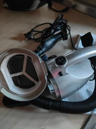 Mini aspirapolvere DeLonghi PIUMA