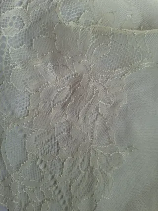 Mantilla Fallera Encaje Marfil. Tres picos