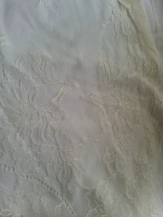 Mantilla Fallera Encaje Marfil. Tres picos