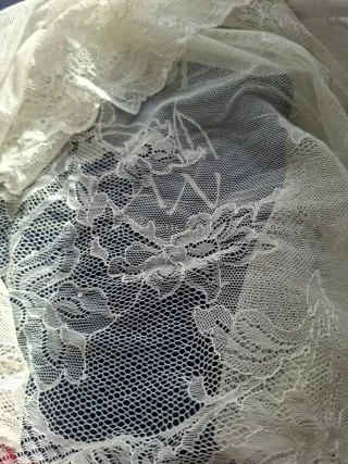 Mantilla Fallera Encaje Marfil. Tres picos