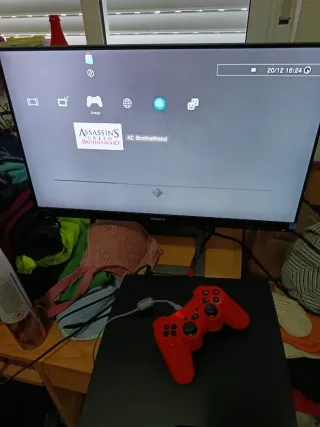 PS3 Slim 300GB + giochi e controller