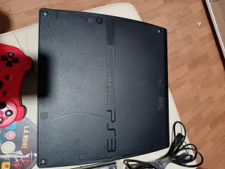 PS3 Slim 300GB + giochi e controller