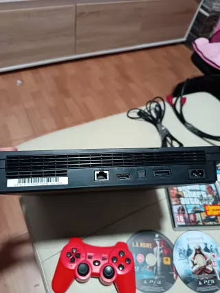 PS3 Slim 300GB + giochi e controller