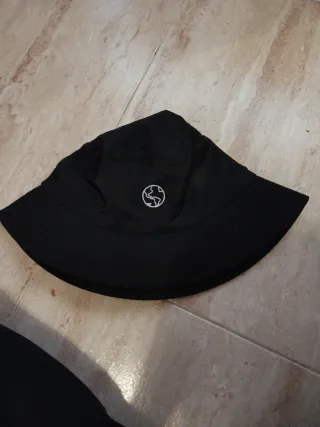 Muchos gorros y gorras