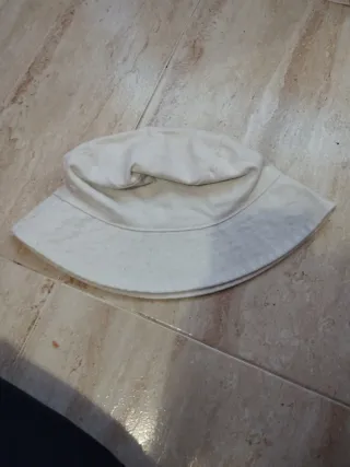 Muchos gorros y gorras