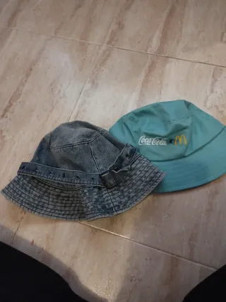 Muchos gorros y gorras