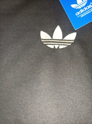Conjunto Adidas mujer marrón y beige