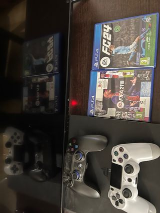 PS4 FC 24 e FIFA 21 + 2 Controller