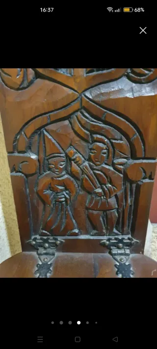 Sillón antiguo tallado con cajón