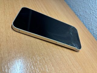 iPhone 13 Roto Pantalla y parte trasera NO ENVIOS