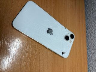 iPhone 13 Roto Pantalla y parte trasera NO ENVIOS