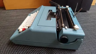 Máquina de escribir Olivetti Studio 46
