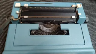 Máquina de escribir Olivetti Studio 46