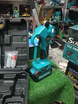 Forbici potatura elettriche 68V con doppia batteri