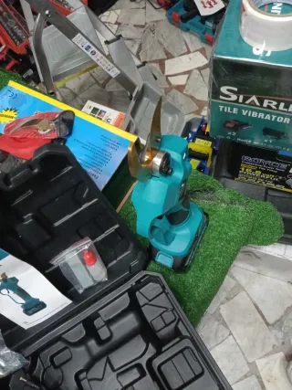 Forbici potatura elettriche 68V con doppia batteri