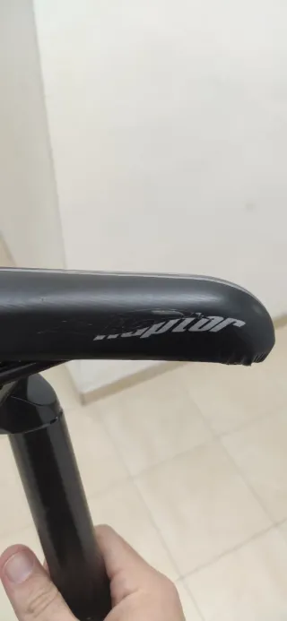 Sillín aluminio para bicicleta