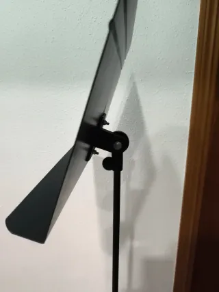 Atril de música negro