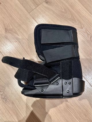 Bota tipo WALKER , marca Orliman Talla 1