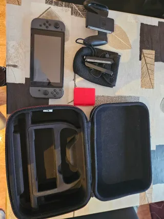 Nintendo Switch con accesorios