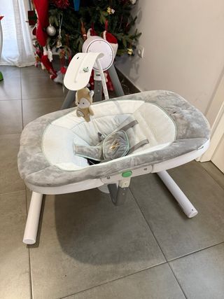 Columpio Ingenuity gris con peluche