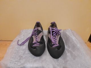 Zapatillas de escalada moradas
