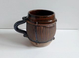 Boccale in terracotta. Altezza 10cm. Diametro 7 cm