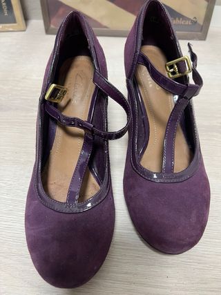 Zapatos de tacón Clarks morados