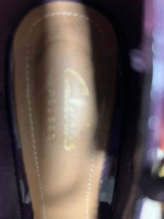 Zapatos de tacón Clarks morados