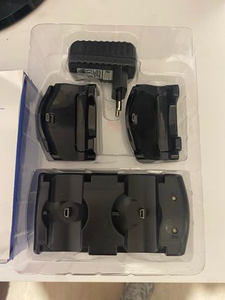 PS4 Negra con Diseño Acuarela