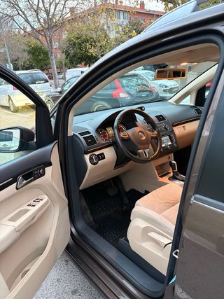 Volkswagen Touran 2011