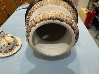 Jarrón de porcelana decorado